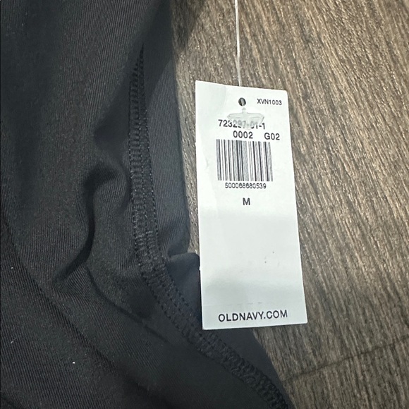 NWT! Black PowerSoft Strappy Shelf-Bra Tank Top - Size Medium 🤎 - Picture 13 of 13